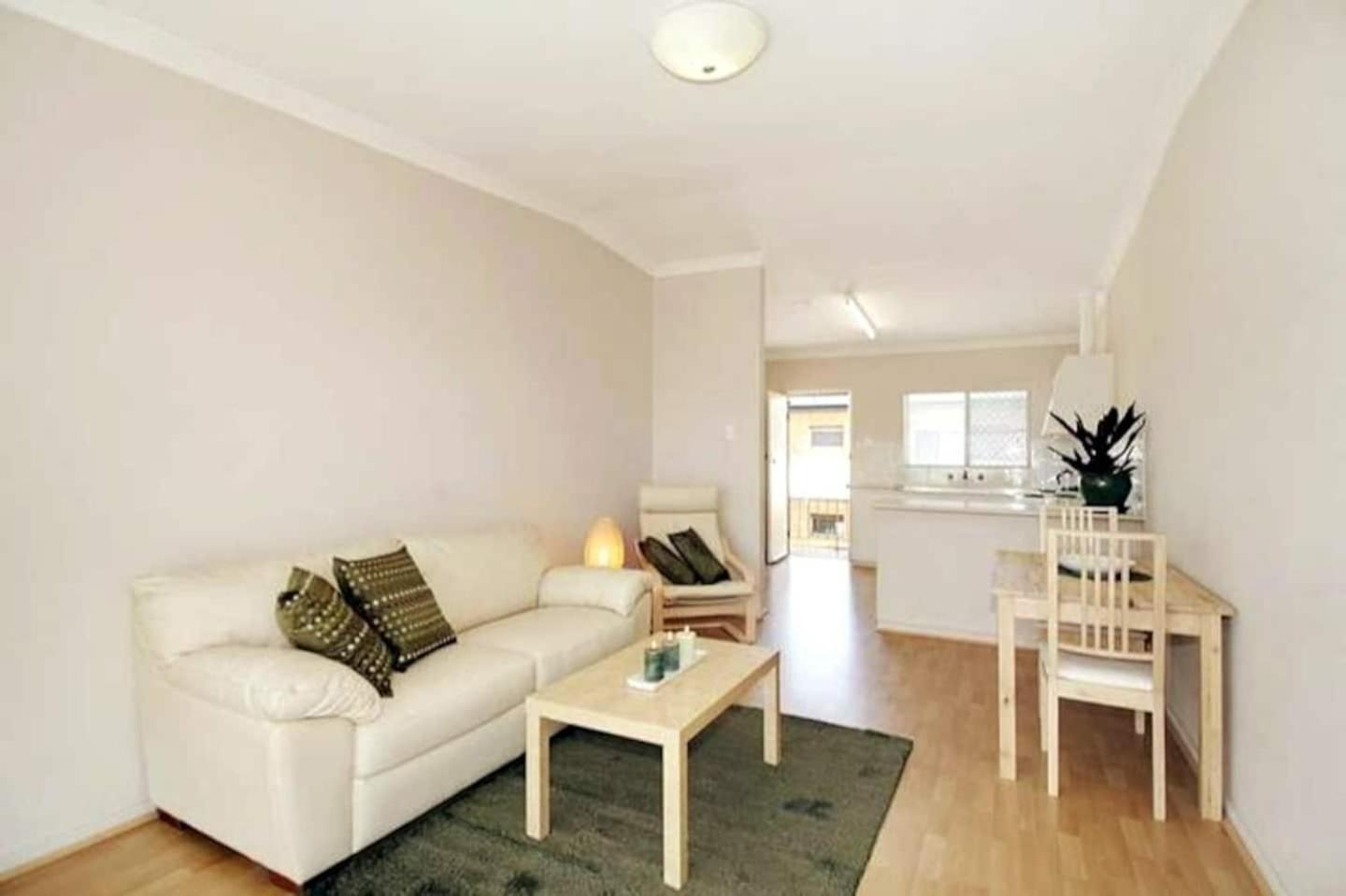 Acacia Holiday Or Business Stay - Quiet Location Пърт Екстериор снимка